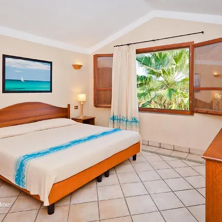 Apartment In Pula With Shared Pool Apartment *